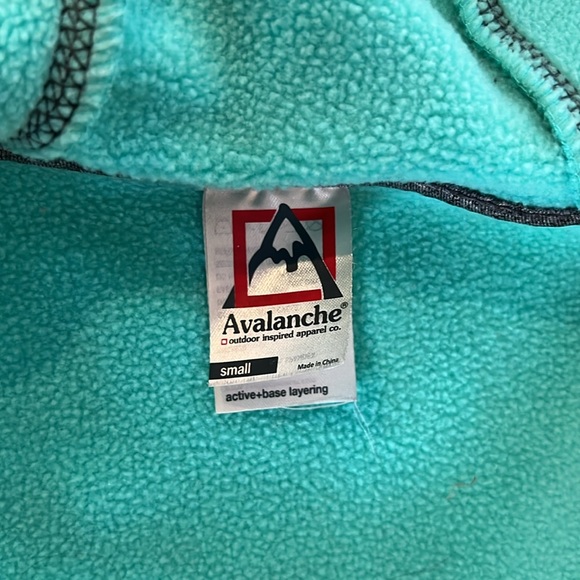 Avalanche Teal Pullover - Picture 4 of 10